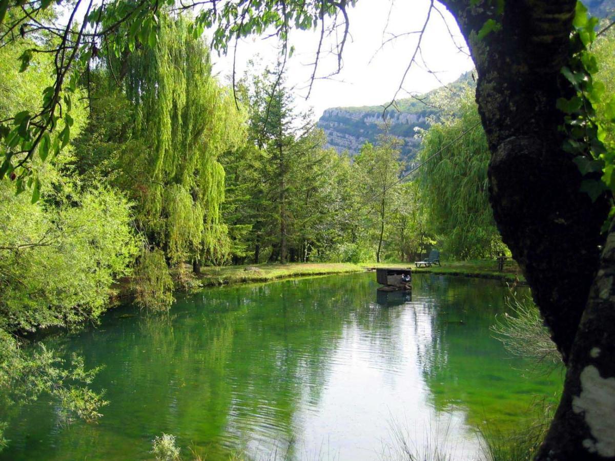 Chambre D'Hotes La Cascade Courmes Εξωτερικό φωτογραφία